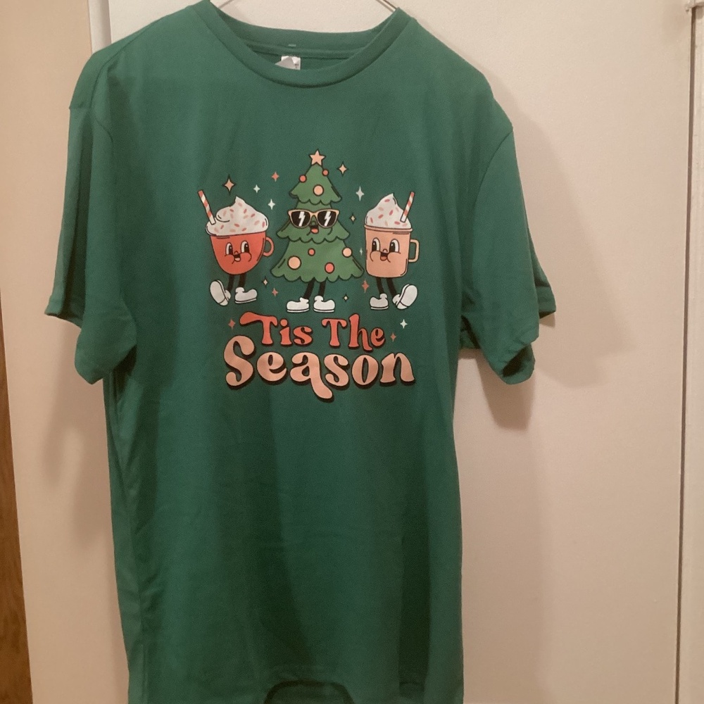 Tis’ the Season Christmas graphic t-shirt (L)